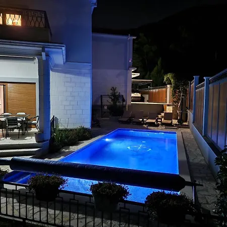 Sunny Villa In Kavac Tivat Exterior photo
