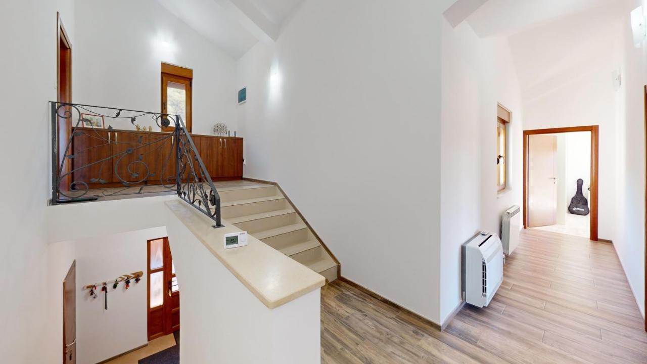 Villa Sunny In Kavac